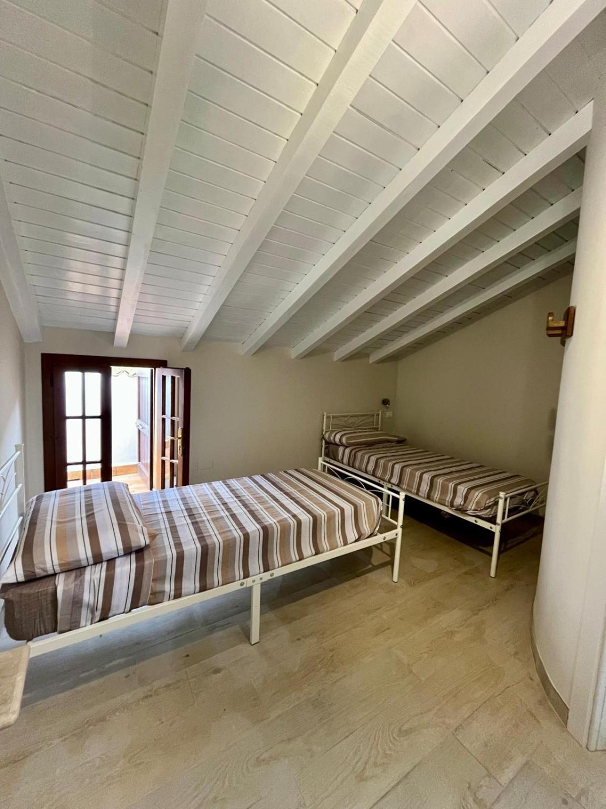 B&B Aria Di Lago Паратико Экстерьер фото